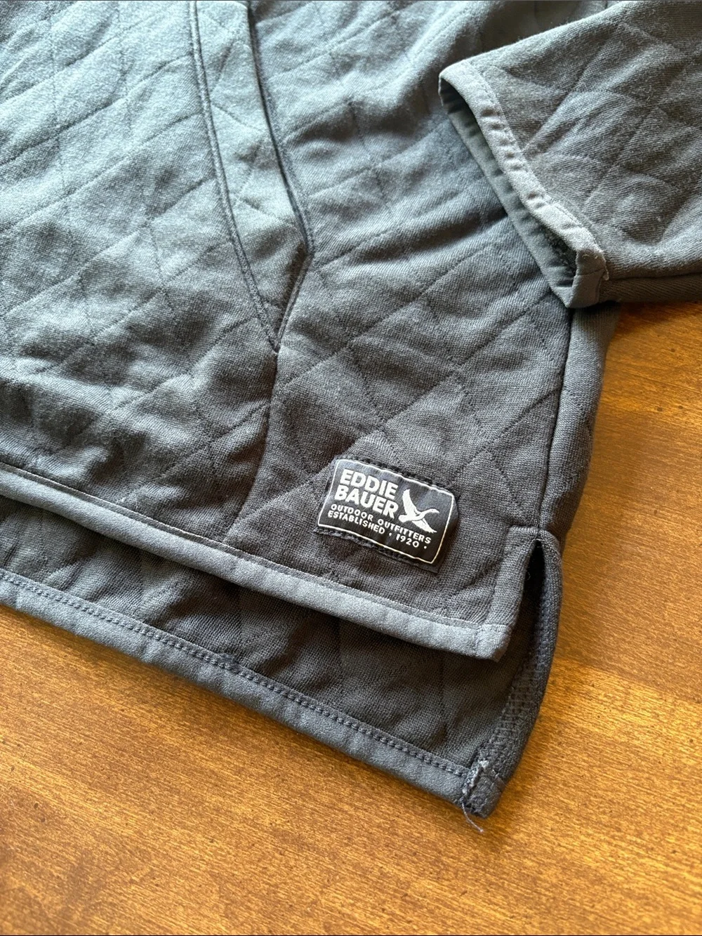 Eddie Bauer 1/4 Snap Quilted Pullover, Size Medium